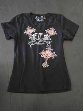 Black Floral Embellished V-Neck Tee